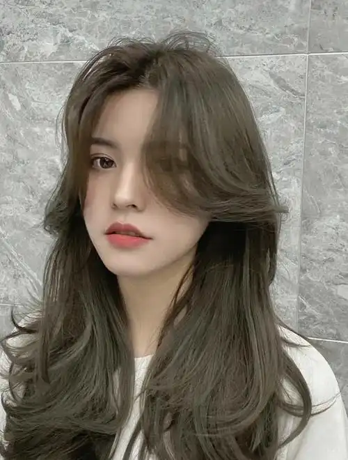 青棕色一款高级感十足的发色