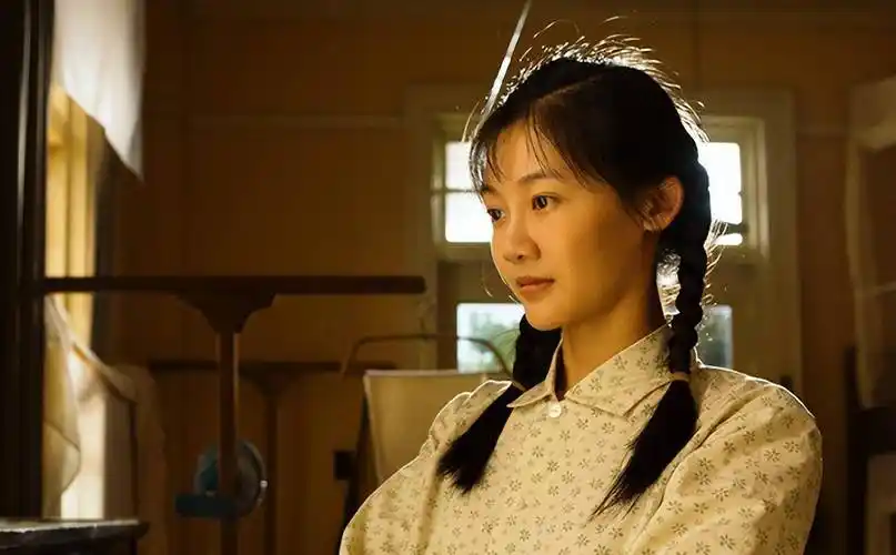 30岁钟楚曦与35岁苗苗同框,揭示骨相美与皮相美的区别!