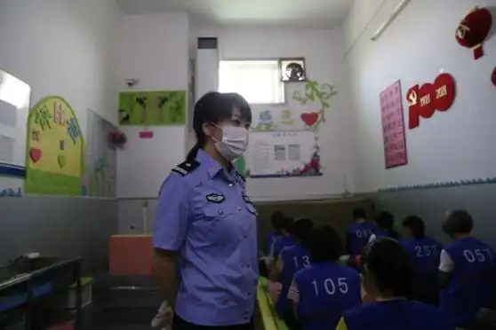 真情付出,似春日暖阳温暖每一个心灵在河东区看守所的高墙里,有一个