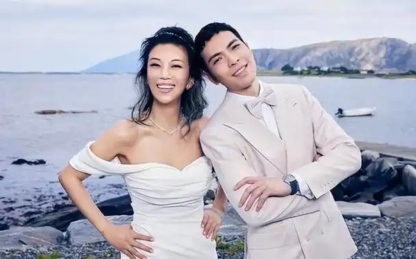 4位娶了自家经纪人的男星个个出乎意料对对幸福美满