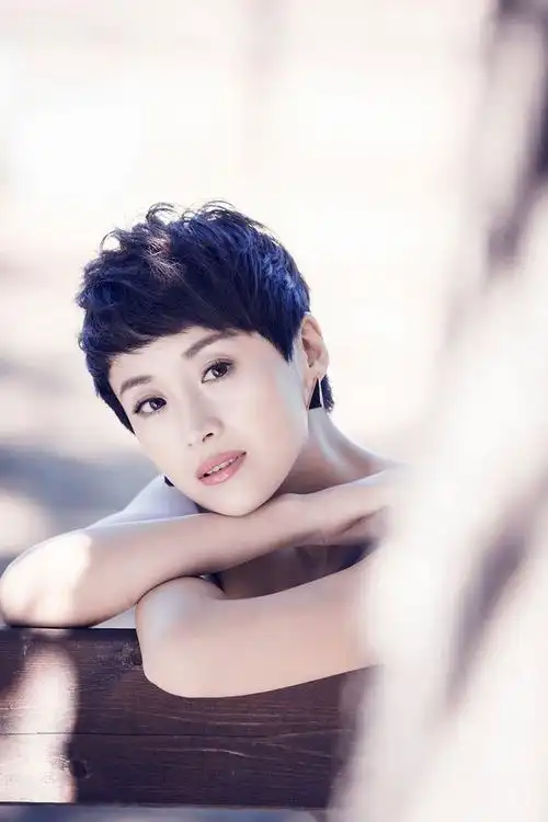 傅淼,中国内地女演员,1980年8月11日出生于山东青岛,身高165cm,体重