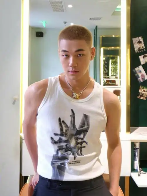 get米卡同款发型|男生寸头染发也太酷了06