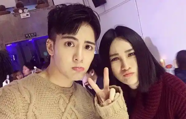 曾舜晞被曝出轨尚雯婕老公?性取向再遭质疑,粉丝怒斥前公司搞事