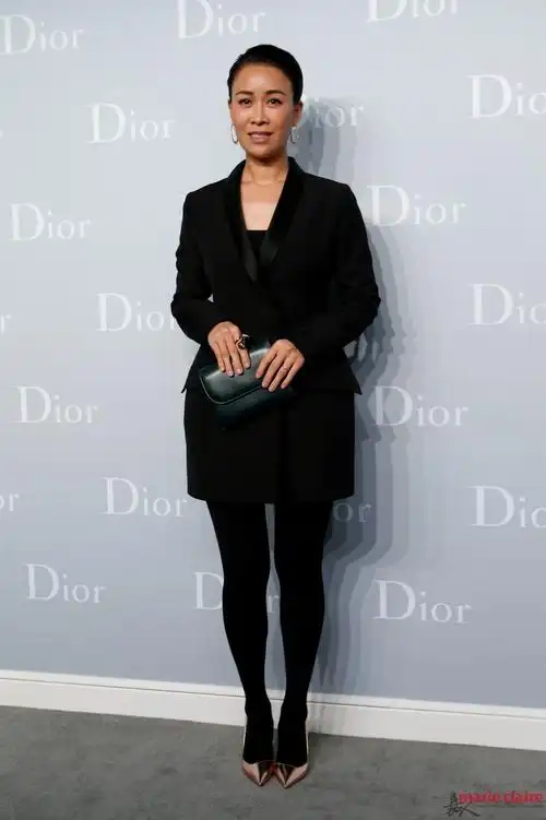 时髦帅气都兼顾 那英《中国好声音》衣品获好评