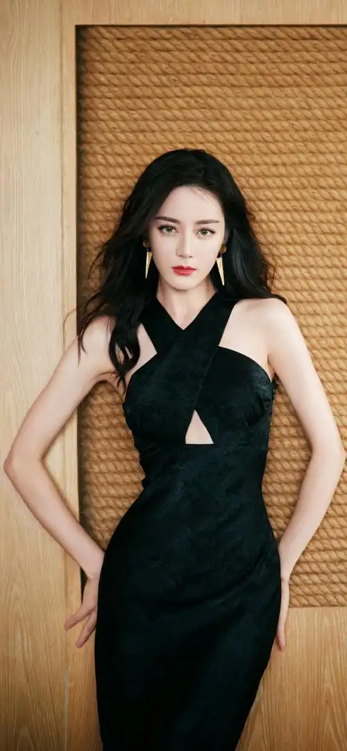 "迪丽热巴"手机高清壁纸·原图上传,记得查看原图再保存.