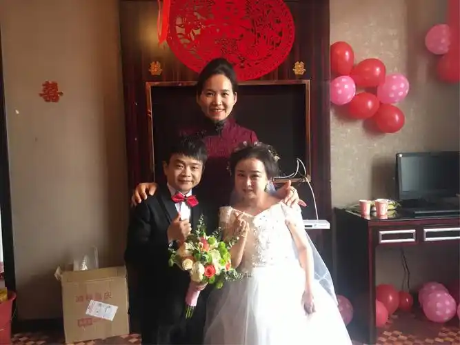 袖珍明星朱洁结婚啦!影人姐姐参加婚礼并记录全程