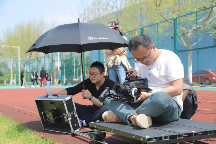 奔驰广告片拍摄花絮