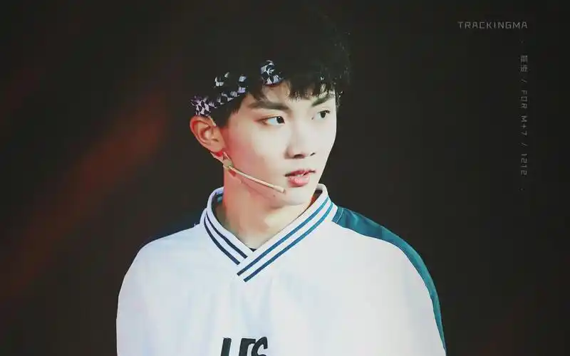 星期五练习生in shanghai 《决战斗室》马嘉祺focus 【色气向look】