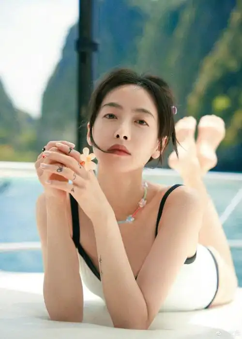 宋茜泳装随拍##宋茜身材