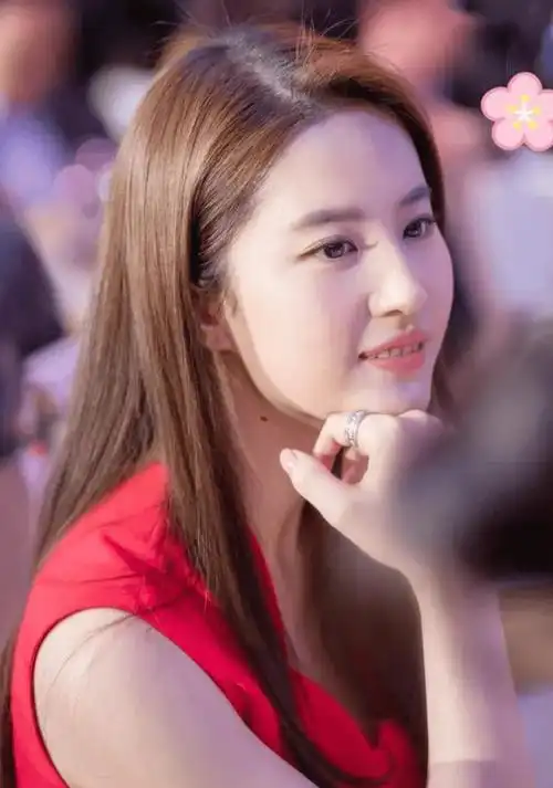 麒麟臂,水桶腰,大象腿,"神颜"刘亦菲走下神坛了?