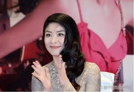 51岁陈慧琳素颜照流出,皮肤状态变化大,网友:差点没认出来!