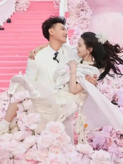 大家有没有感觉,黄子韬女朋友就是个很神奇的存在