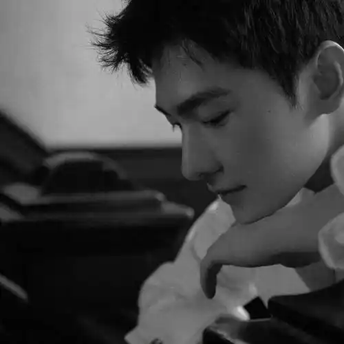 杨洋明星爱豆头像壁纸