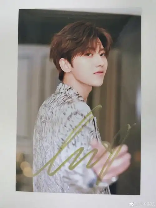 本期福利:#蔡徐坤#签名照参与方式:关注@贰爷说娱转发 评论,并@ 3位