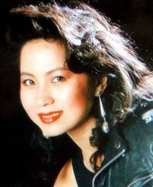 原创孙尚香赵越16岁夺飞天奖嫁大5岁佟凡丁克23年不生娃