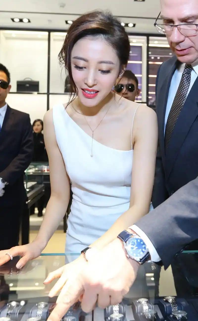 一组惊艳了我很久的生图.#张天爱 #生图 #美到发光 #无美 - 抖音