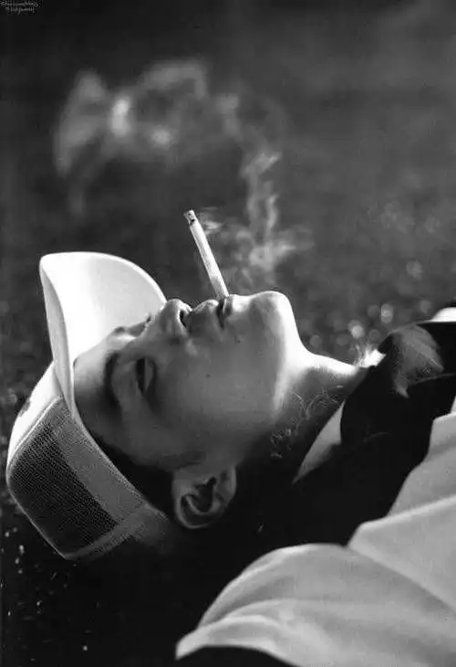 有哪些演员抽烟的时候最好看?
