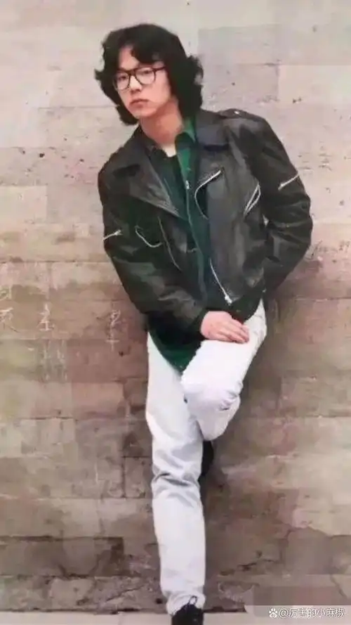 年轻时候的窦唯也太有型了吧从来没有见过的卷发造型曝光