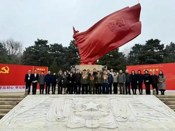 北京八宝山革命公墓清明爱国主义联合祭扫活动举办