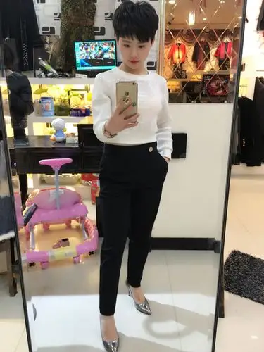 身高一米五八,体重五十公斤 ,女,年龄28,这个体重正常吗?