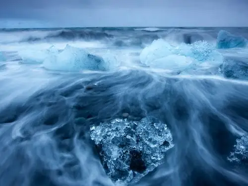 北极美景,蓝色冰的海洋 壁纸