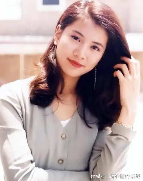 被低估34年的袁咏仪,终于熬出头了