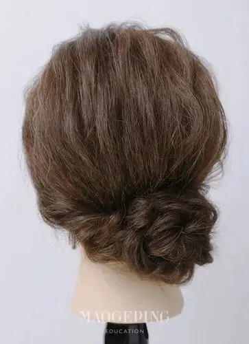 低调优雅的蓬松低盘发让你美得很高级