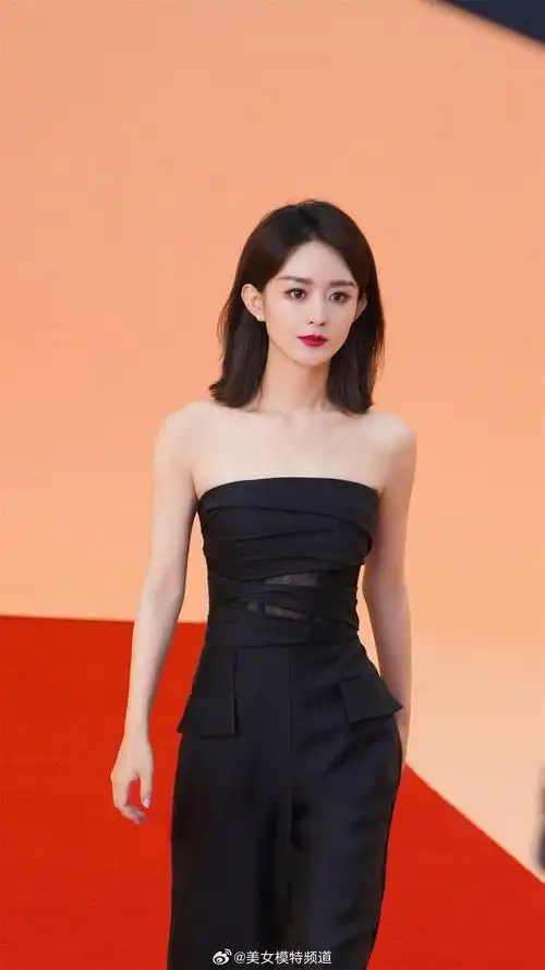 赵丽颖短发红唇