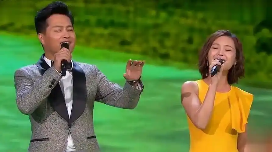 云朵云飞合唱锦集每一首都搭档的非常完美空灵的嗓音令人陶醉