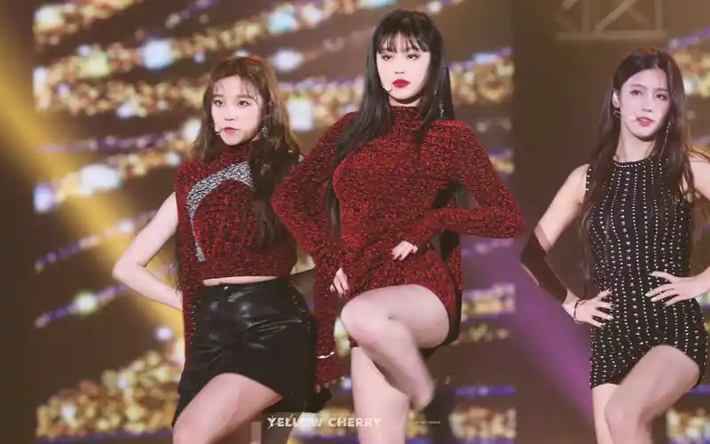 徐穗珍 4k片源 直拍 《senorita》190824 (g)i-dle soo jin 01.