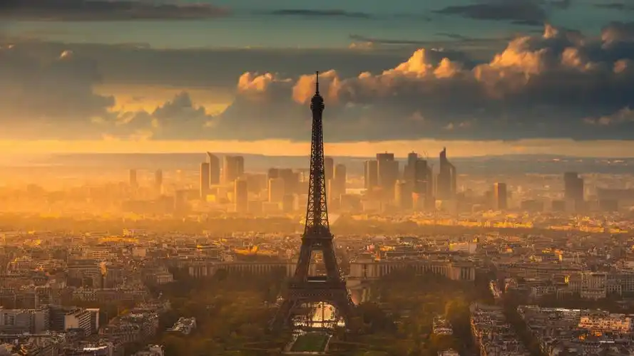 巴黎埃菲尔铁塔唯美风景图片桌面壁纸