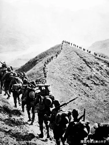 原创1940年百团大战,主力团5团为救1个连突围,集中24挺机枪火力压制