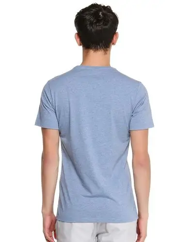 浅灰蓝色百搭修身短袖t恤