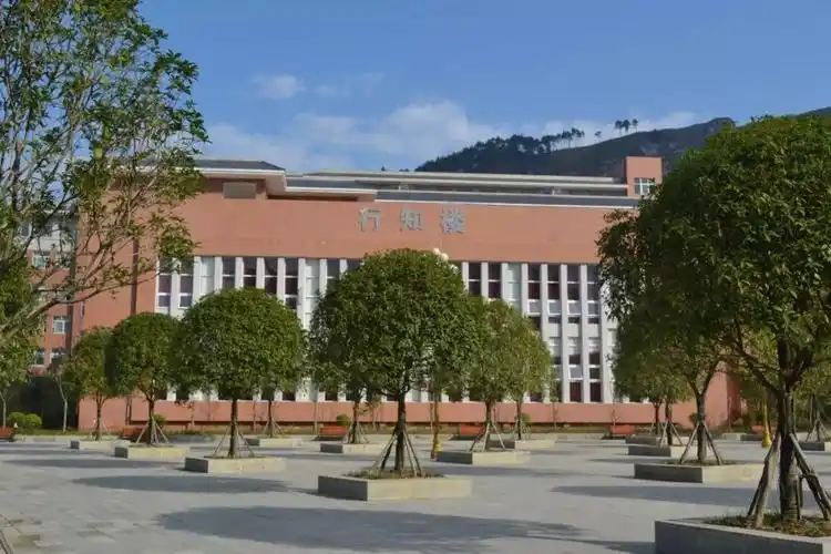 征稿启事贵定中学校园景观文化亭廊楹联征稿