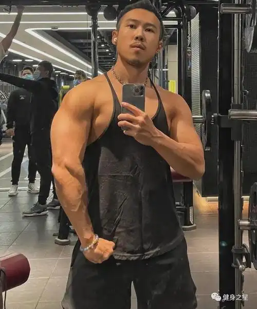 d杯猛男小哥秀身材这实力藏不住了