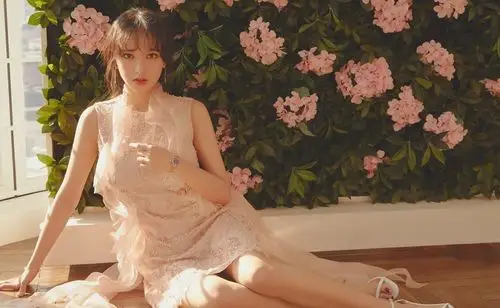 程潇穿公主裙摆拍当她摆出美人鱼坐姿那一刻美到犯规了