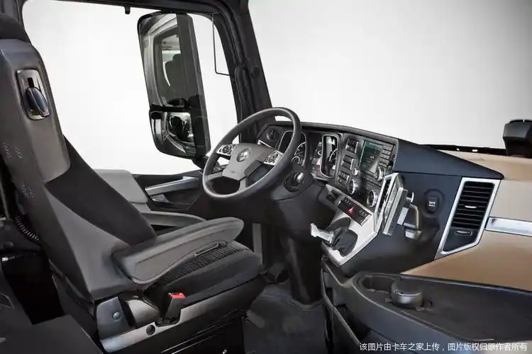奔驰新actros内饰图片