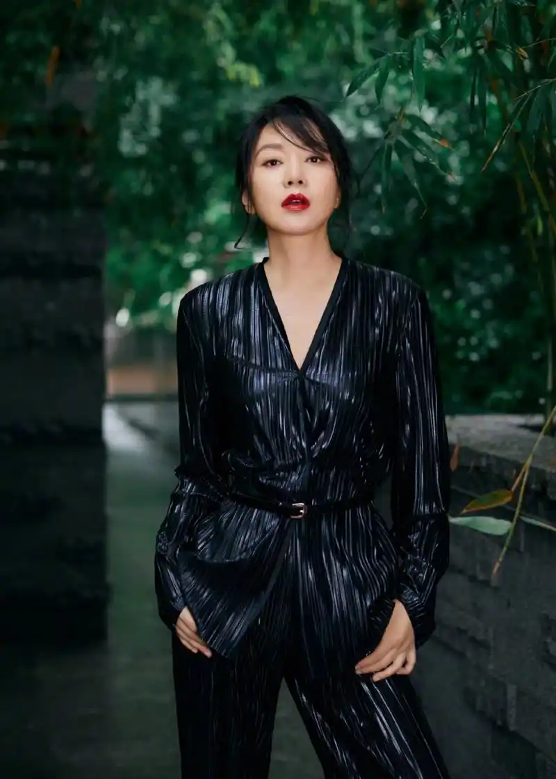 明星穿搭# #明星动态##闫妮