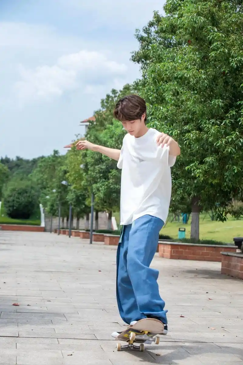 令我惊叹的帅气!努力去见你!#王一博#王一博照片 #王一 - 抖音