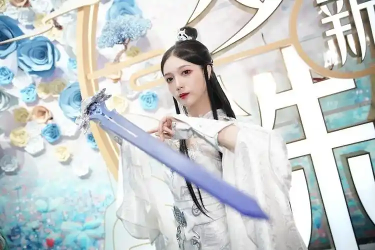 2020cj的惊艳cos吃鸡火箭少女酷炫梦幻新诛仙简直神还原