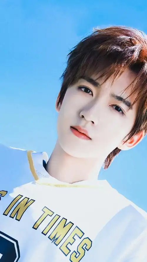 投:贺峻霖橄榄球98壁纸