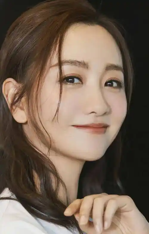 一个有才华的女艺人,一位有自己坚持的人_杨蓉_表演_演艺圈