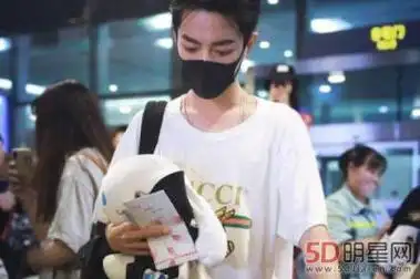 肖战喷射事件是真的吗双方粉丝都成了别人手里的枪