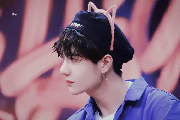 王一博绝美侧颜姐妹们求图