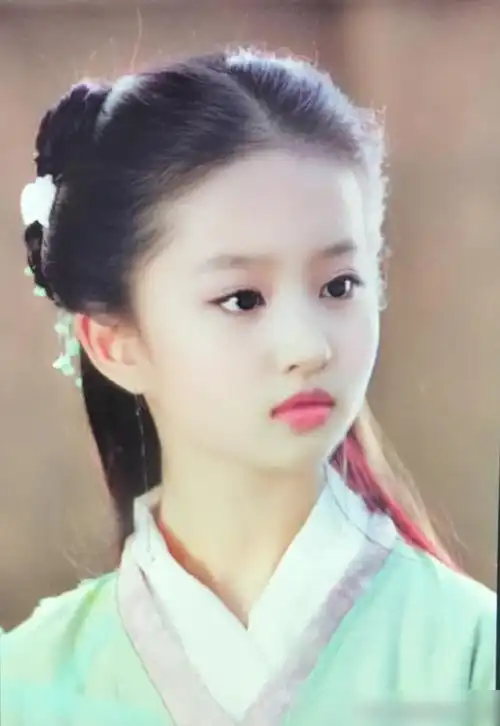 仙剑1主演加上宝宝滤镜胡歌萌萌哒刘亦菲咋变成这样了