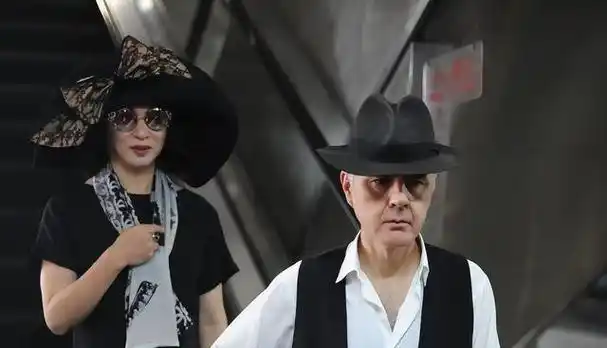 8位定居国外的明星现状有人开豪车四处度假有人独居皈依佛门