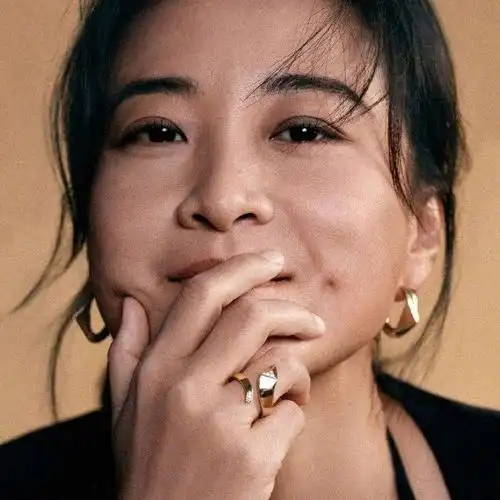 贾玲不再担任大碗娱乐职务我的关注点是这个词条头像好漂亮,贾玲姐有