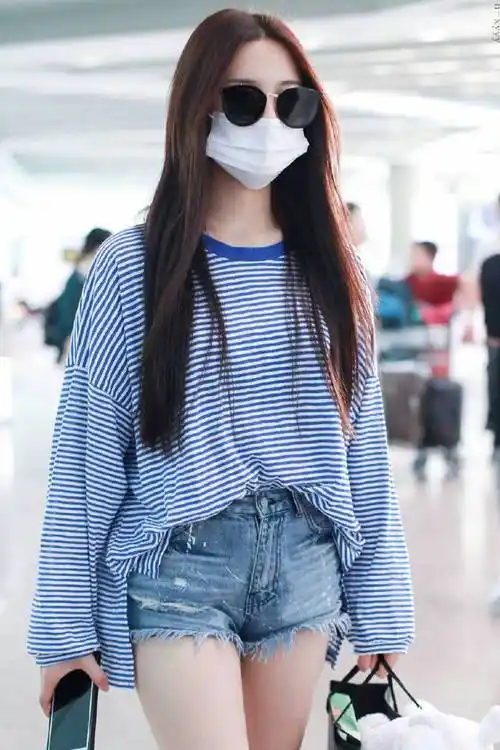 看锦鲤女孩杨超越的穿搭模板|少女风|复古|牛仔裤_网易订阅