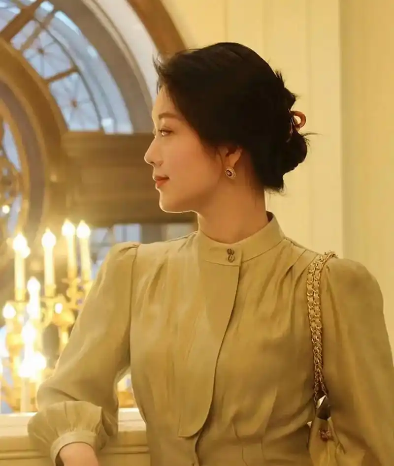 女人就应该这样端庄大气