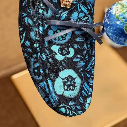 韩版真皮印花豆豆鞋一脚蹬压花图案百搭轻奢休闲皮鞋欧货国潮时尚